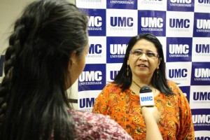 Ivone dá entrevista para a TV da Universidade de Mogi das Cruzes